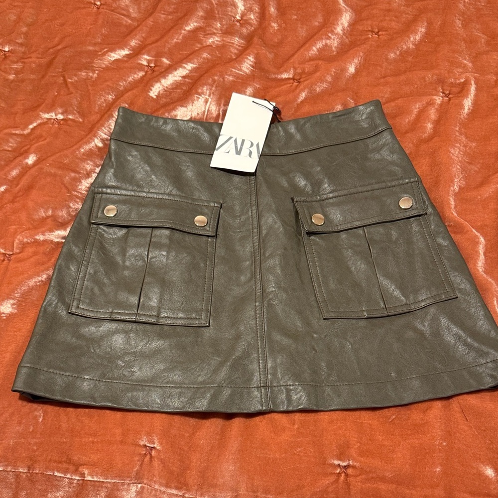 Zara Women's Olive Skater Skirt skort